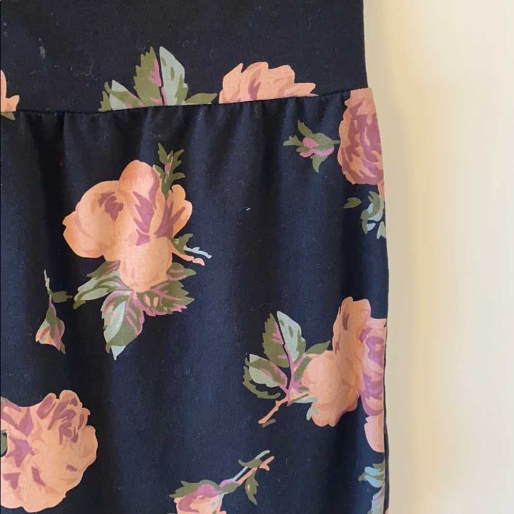 Aritzia Spandex Floral Skirt - Picture 2 of 4